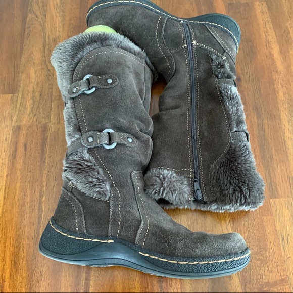 St.John’s Bay Ladies Winter Boots - Picture 2 of 5